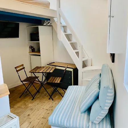 Holiday home Eco Mezzanine Wifi Piscine Stationnement Gratuit Terrasse Dans Jardin