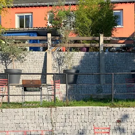 Eco Mezzanine Wifi Piscine Stationnement Gratuit Terrasse Dans Jardin Rouen