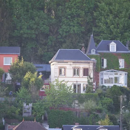 Holiday home Eco Mezzanine Wifi Piscine Stationnement Gratuit Terrasse Dans Jardin Rouen