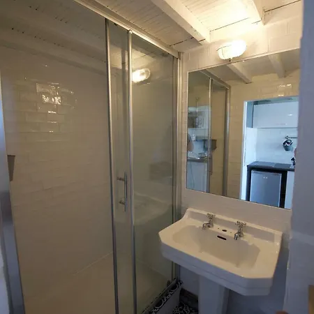 Eco Mezzanine Wifi Piscine Stationnement Gratuit Terrasse Dans Jardin